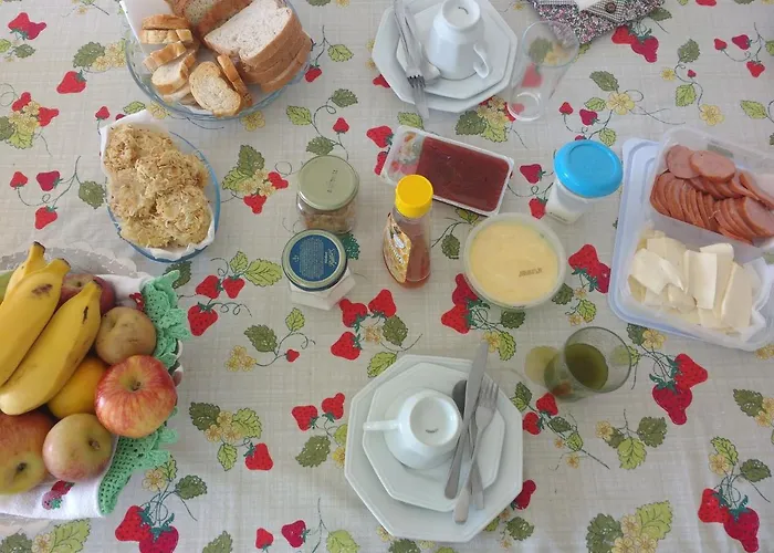 Um Quarto Em Casa Agradavel